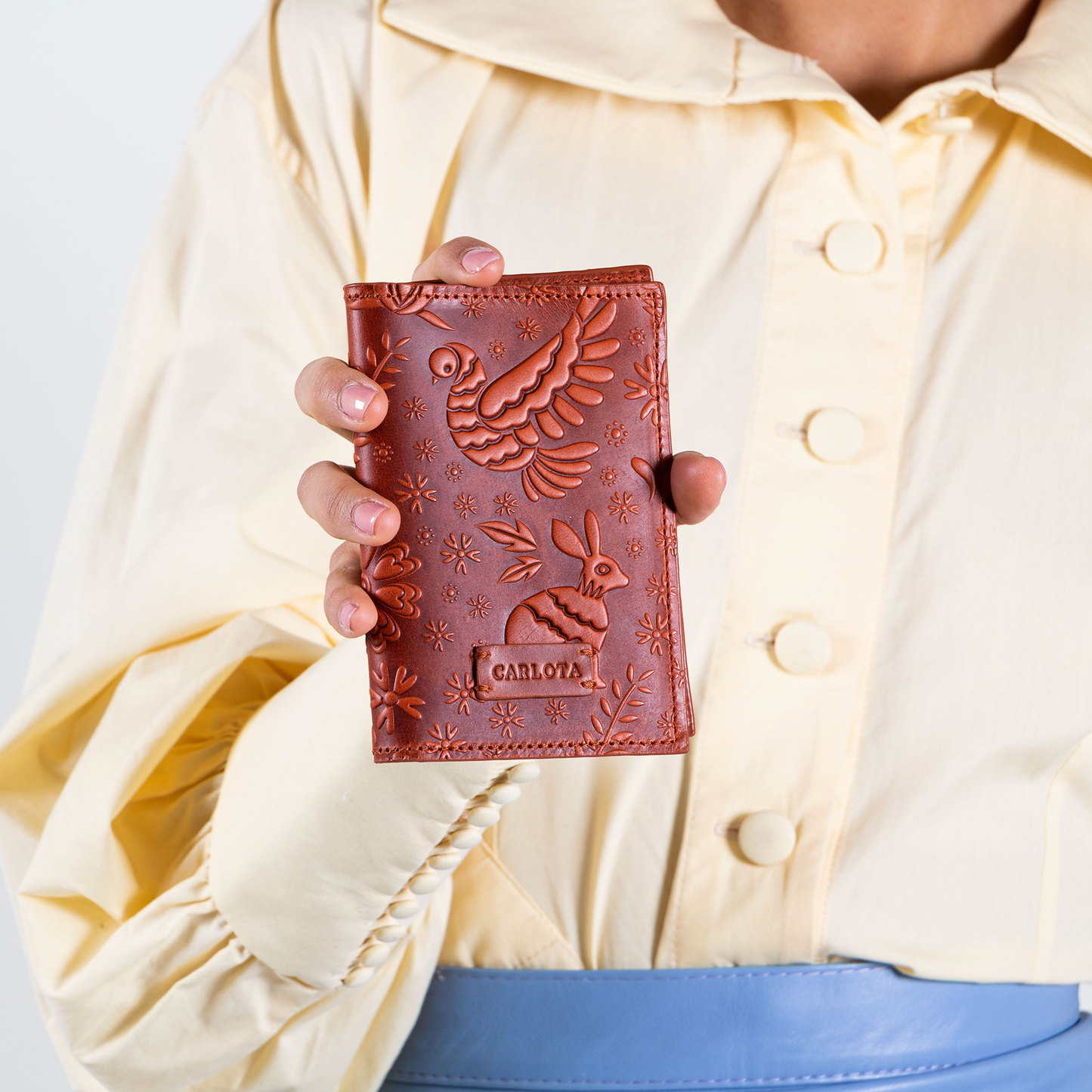 PORTA PASAPORTE ARCILLA