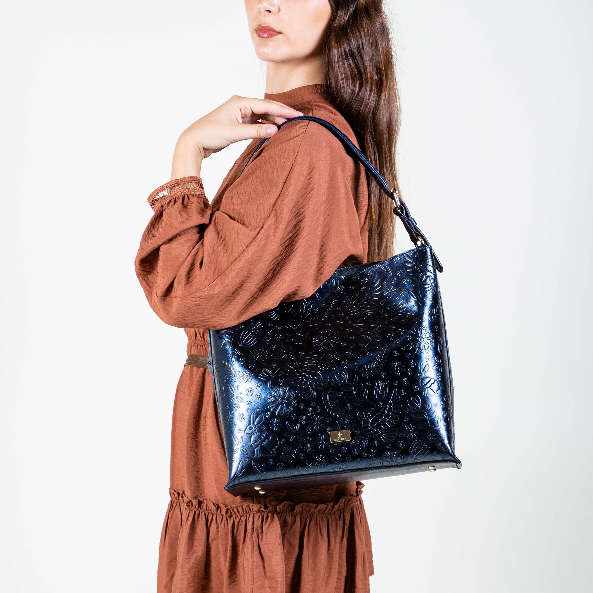 HOBO AZUL MARINO