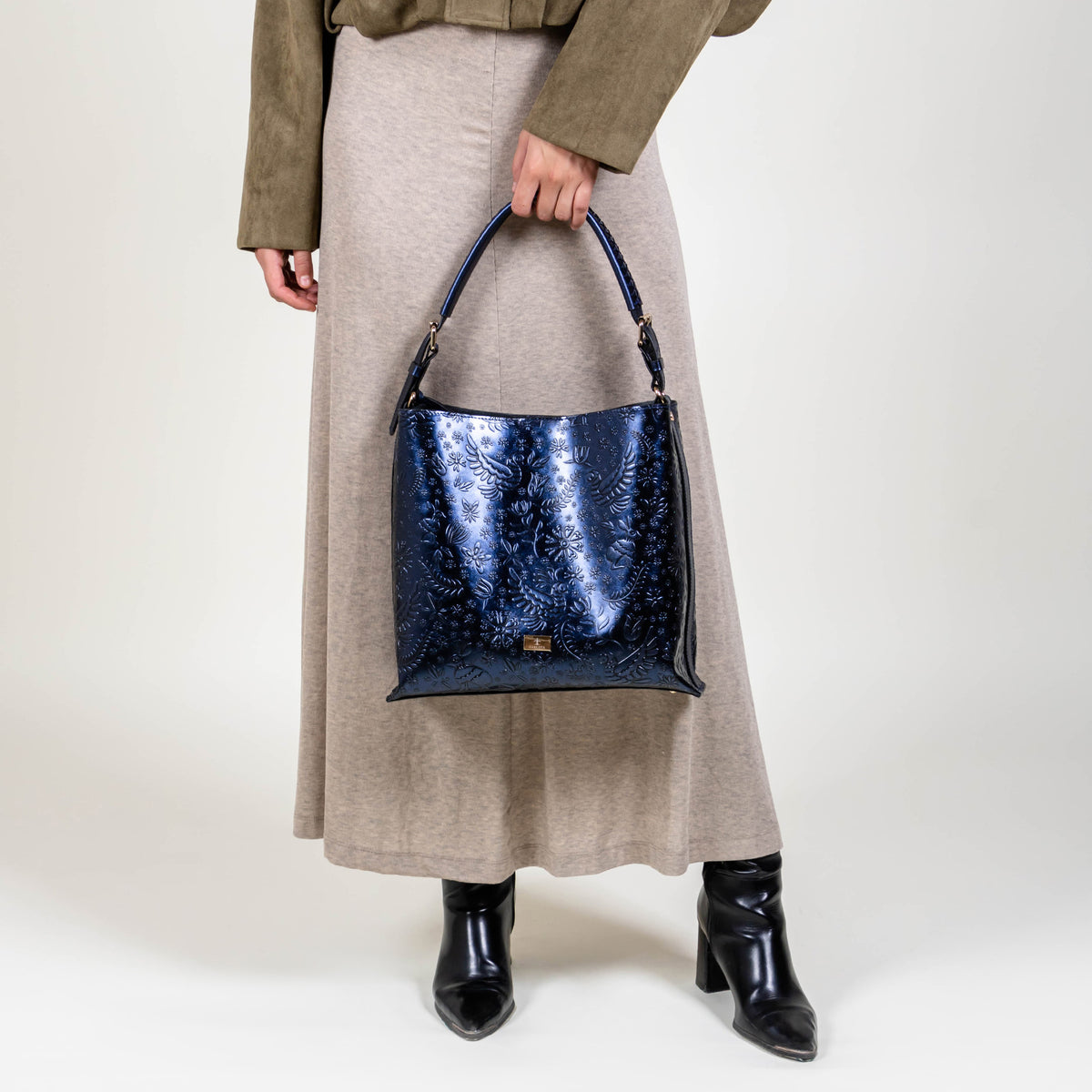 HOBO AZUL MARINO