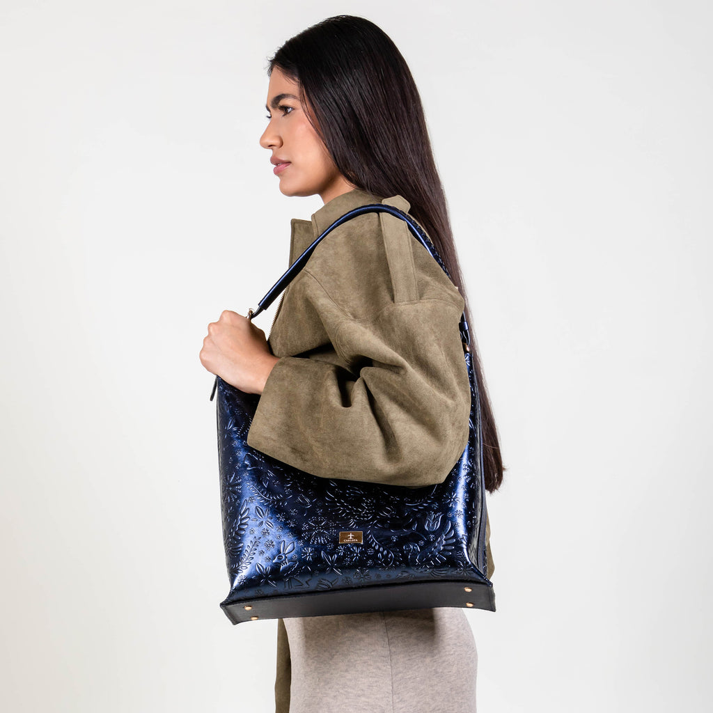 HOBO AZUL MARINO