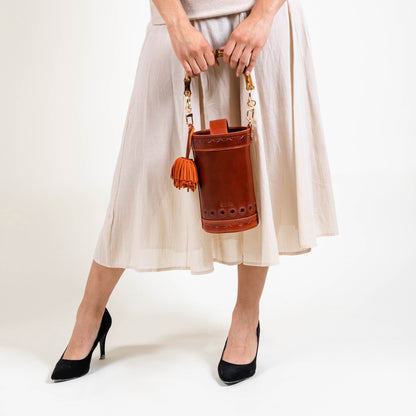 CROSSBODY BUCKET ARCILLA