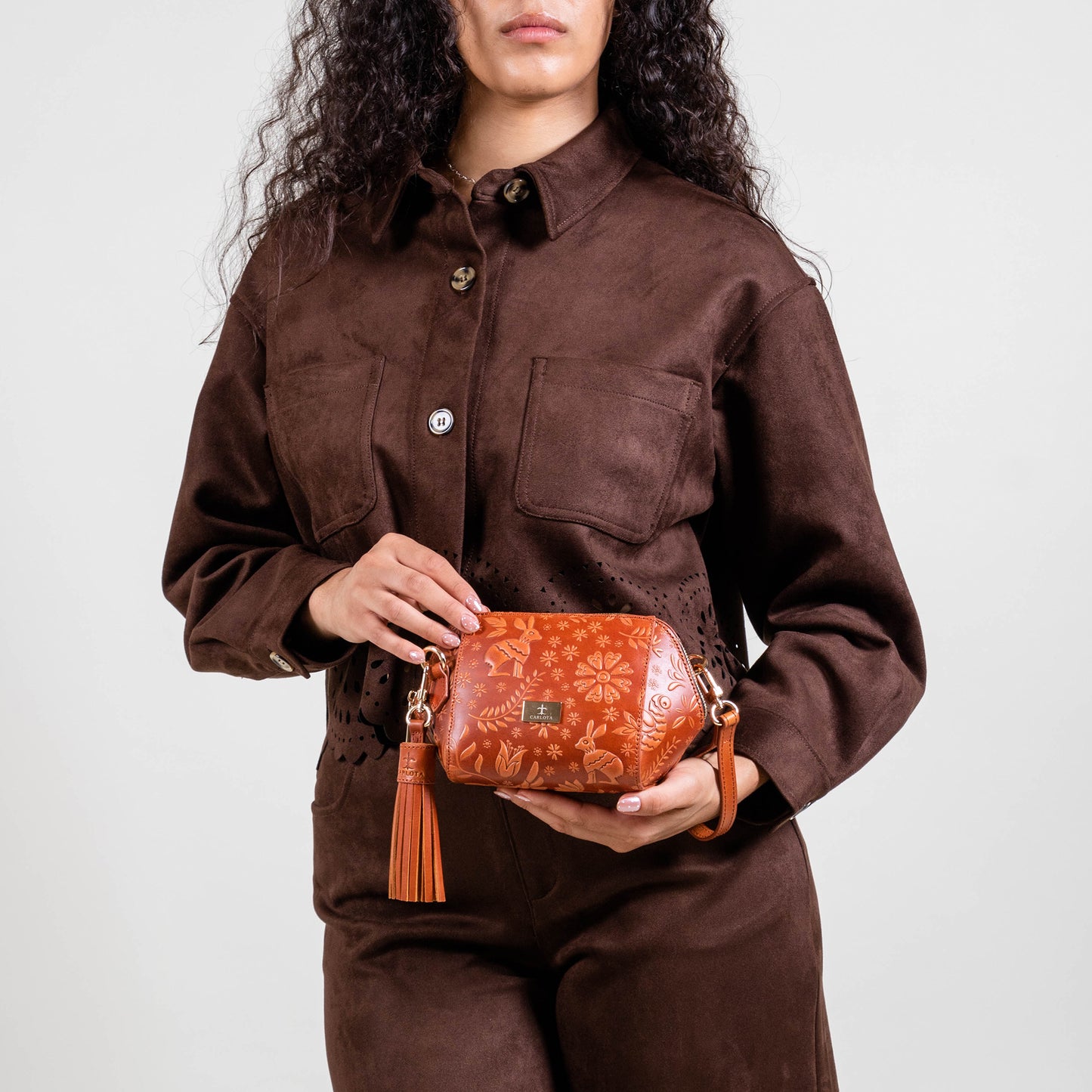 CROSSBODY LIEBRE ARCILLA